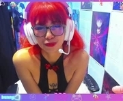 roxanbunny is a 18 year old female webcam sex model.