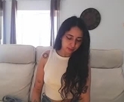 pussyjuicehere is a 23 year old female webcam sex model.