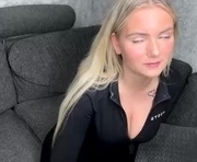 fitbadonk is a  year old female webcam sex model.