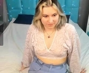 chloebloss0m is a 20 year old female webcam sex model.