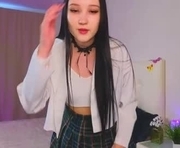 pandorapawss is a 18 year old female webcam sex model.