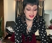 helena_umbra is a 32 year old female webcam sex model.