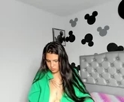 sweet_hanna27 is a 19 year old female webcam sex model.
