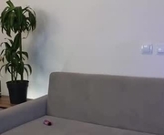 siamilly is a 18 year old female webcam sex model.