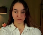 elwineglasco is a 18 year old female webcam sex model.