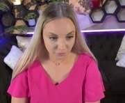 evasugar__ is a 27 year old female webcam sex model.