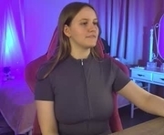 kellypoter is a 19 year old female webcam sex model.