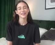 signehinz is a 18 year old female webcam sex model.