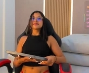 melanie_bonelli is a 19 year old female webcam sex model.