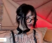 milanamikhelson is a 19 year old female webcam sex model.