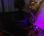 sauruspal is a 29 year old female webcam sex model.
