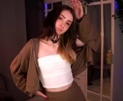 my_little_molly is a 18 year old female webcam sex model.