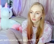 soo_emma is a 21 year old female webcam sex model.