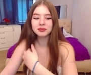 nicolefoxery is a 18 year old female webcam sex model.