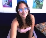 pobeth is a 18 year old female webcam sex model.