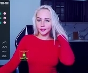 diamondjune is a 19 year old female webcam sex model.