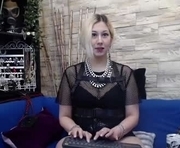kaziaswart is a 25 year old female webcam sex model.
