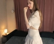 _candy_shop__ is a 18 year old female webcam sex model.