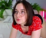 kellanflowers is a 18 year old female webcam sex model.