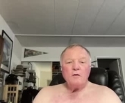 cookoosnest is a  year old male webcam sex model.