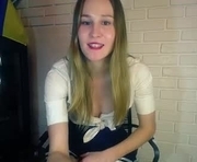 sandracheeks is a 19 year old female webcam sex model.