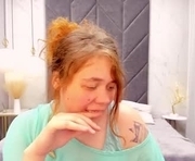 sophiepure is a 21 year old female webcam sex model.