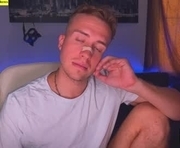 tommy_cumfinger is a 20 year old male webcam sex model.