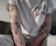 knextdoor is a 21 year old female webcam sex model.