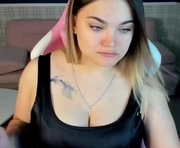 garlic_head is a 22 year old female webcam sex model.
