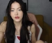 aprilwebb is a 18 year old female webcam sex model.