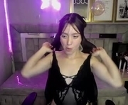 arakny_v is a 18 year old female webcam sex model.