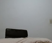 cesar_master_ is a  year old male webcam sex model.