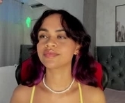 keylisweet is a  year old female webcam sex model.