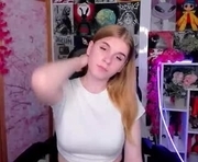 remilia_gin is a  year old female webcam sex model.