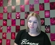 leyla_le is a 19 year old female webcam sex model.