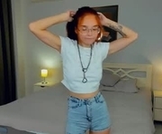 amberlyconda is a 18 year old female webcam sex model.