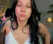 starlitfairy is a 18 year old female webcam sex model.