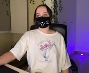 lemi_peachy is a 21 year old female webcam sex model.