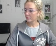 emmapark738567 is a  year old female webcam sex model.