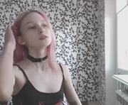 cathell is a 18 year old female webcam sex model.