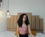 sweetcurly1 is a 19 year old female webcam sex model.