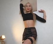 enchant_baby_ is a 18 year old female webcam sex model.