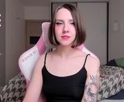 hotarutomo is a 19 year old female webcam sex model.