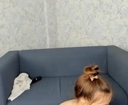 eugeniadavy is a 18 year old female webcam sex model.