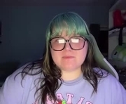 bumblebeebuzzer is a  year old female webcam sex model.