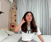 kikilekikilele is a  year old female webcam sex model.