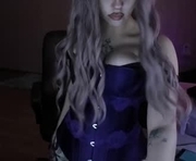 whitekitsu is a 19 year old female webcam sex model.