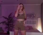 yara_shahidi is a 22 year old female webcam sex model.