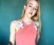 daphne_dreams is a 18 year old female webcam sex model.