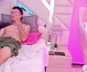 demondfoxy is a 18 year old couple webcam sex model.